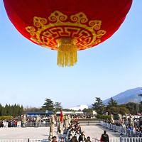 陕西历史博物馆门票难约，黄牛加价该不该管？
