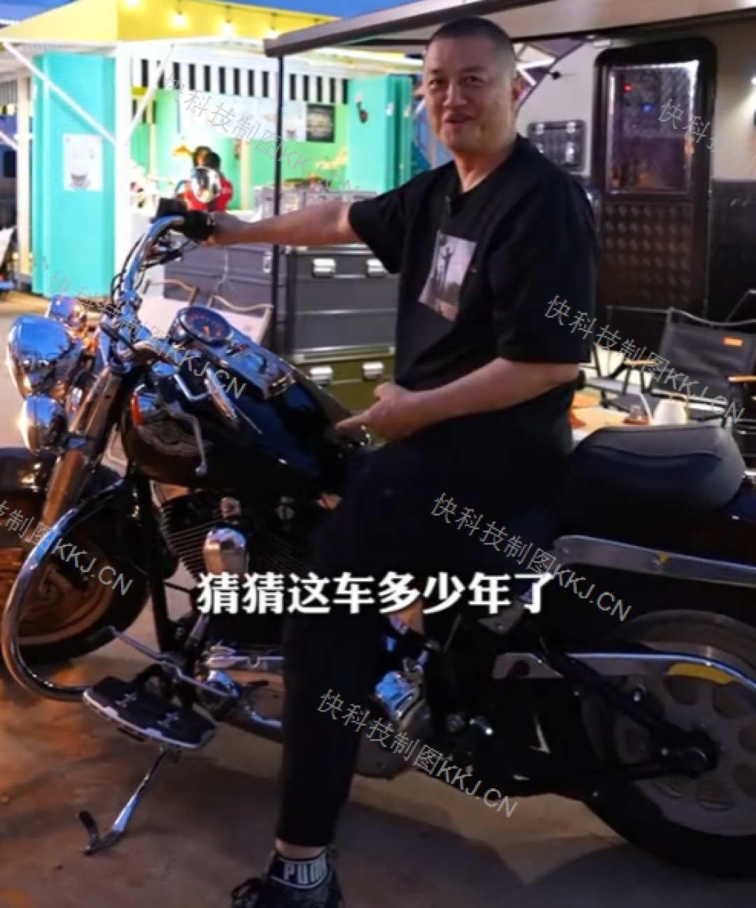 李亚鹏晒2003年哈雷纪念版摩托车引质疑:“超了13年还没报废啊”