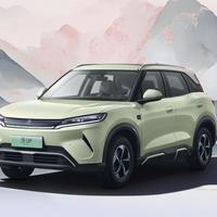 小型SUV后排只能坐狗？元UP用2620mm轴距+纯平地板打破偏见，实测数据亮了