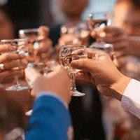茅台shot挑战刷屏TikTok，医生泼冷水：能喝但大多数人真不适合