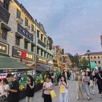 走完不累反而充满电，Citywalk揭示了年轻人最隐秘的情绪需求