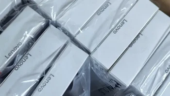 咸鱼大量流出三折多全新联想超薄磁吸无线充电宝，可快充带3C认证