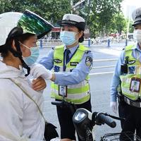 3亿电动自行车头盔大起底：60%不合格，别让脑袋成了试验品