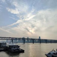 一块五毛钱的武汉轮渡爆火：日均5万人登船，二层甲板重新开放，到底值不值坐