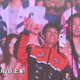 15年追星终见偶像！徐良演唱会上演最暖安慰，蹲下来说：陪你一会儿