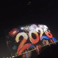 百米高空播电影！这款比手机还轻的飞天屏要把广告牌送上天了