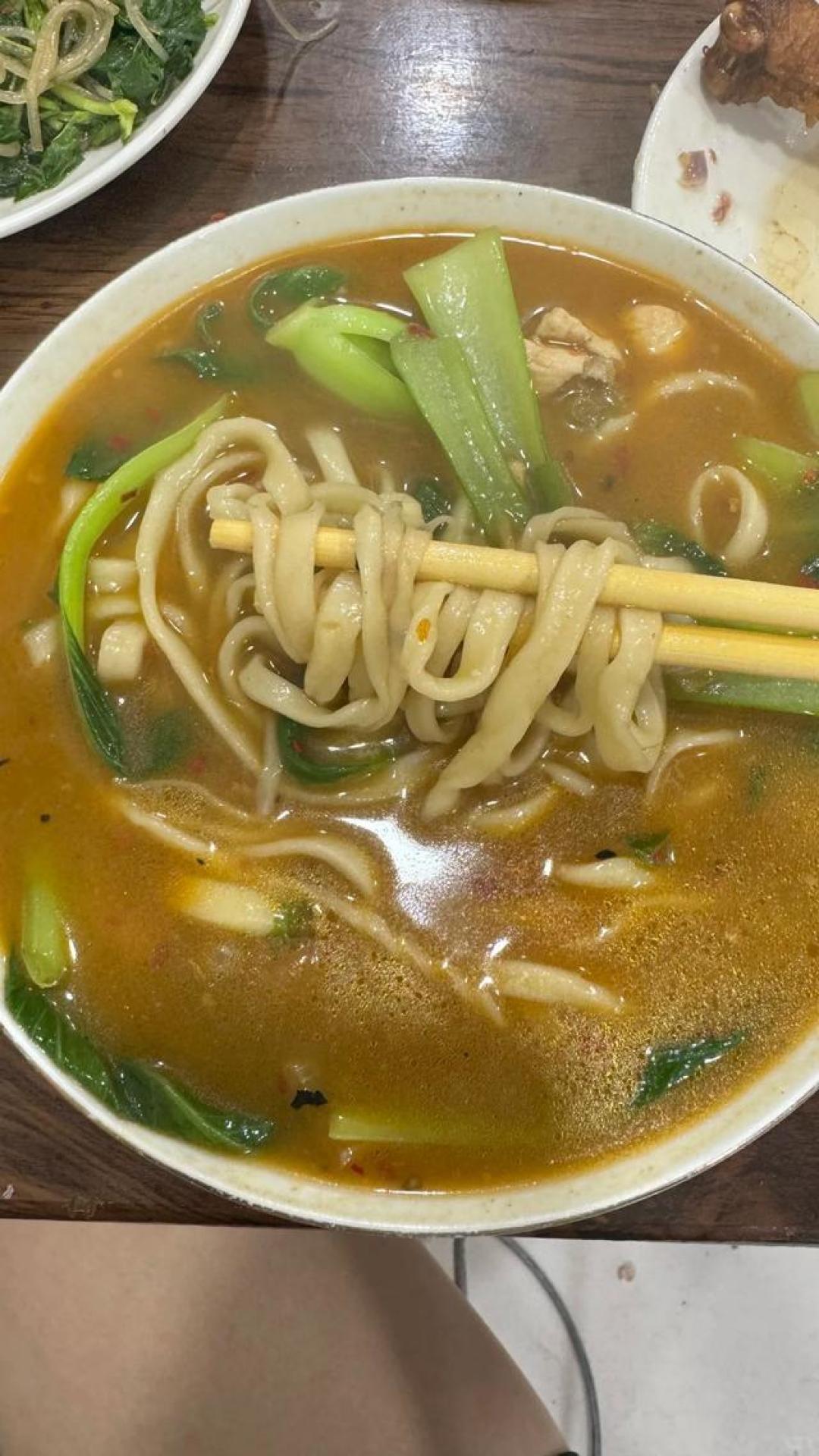 阜阳手撕面:一碗汤一盘炒,吃出皖北人实在的烟火气