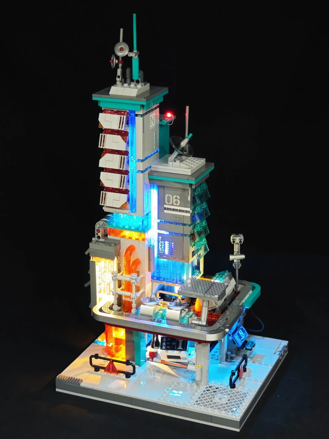 霓虹算力枢纽登场|Lumibricks 七月赛博朋克新作 —— 数据工作站 拼装体验分享