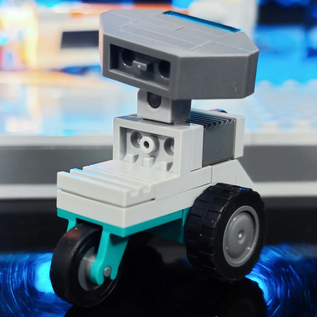霓虹算力枢纽登场|Lumibricks 七月赛博朋克新作 —— 数据工作站 拼装体验分享