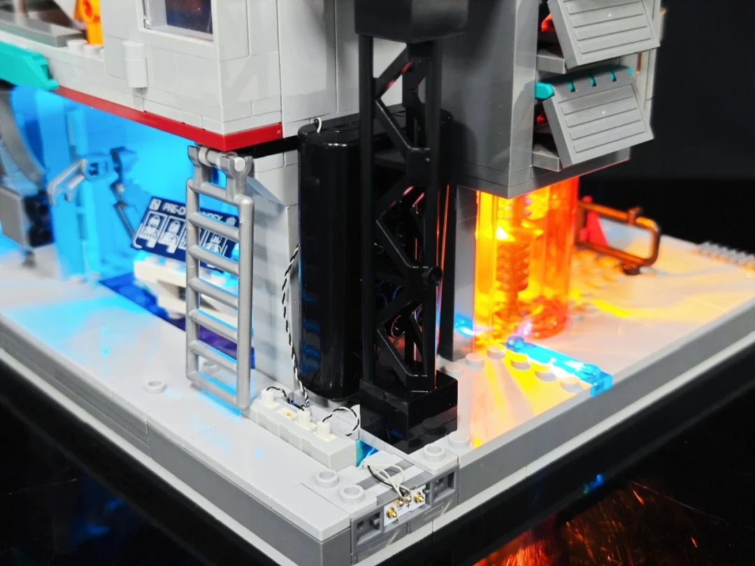 霓虹算力枢纽登场|Lumibricks 七月赛博朋克新作 —— 数据工作站 拼装体验分享