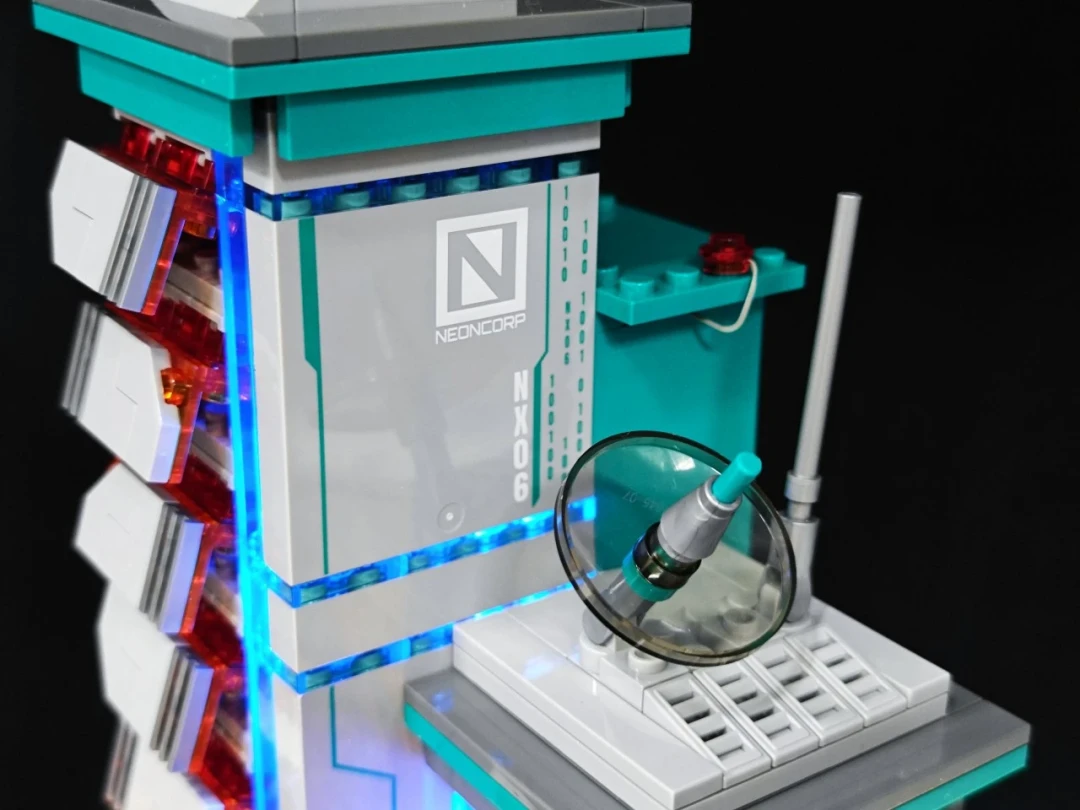 霓虹算力枢纽登场|Lumibricks 七月赛博朋克新作 —— 数据工作站 拼装体验分享