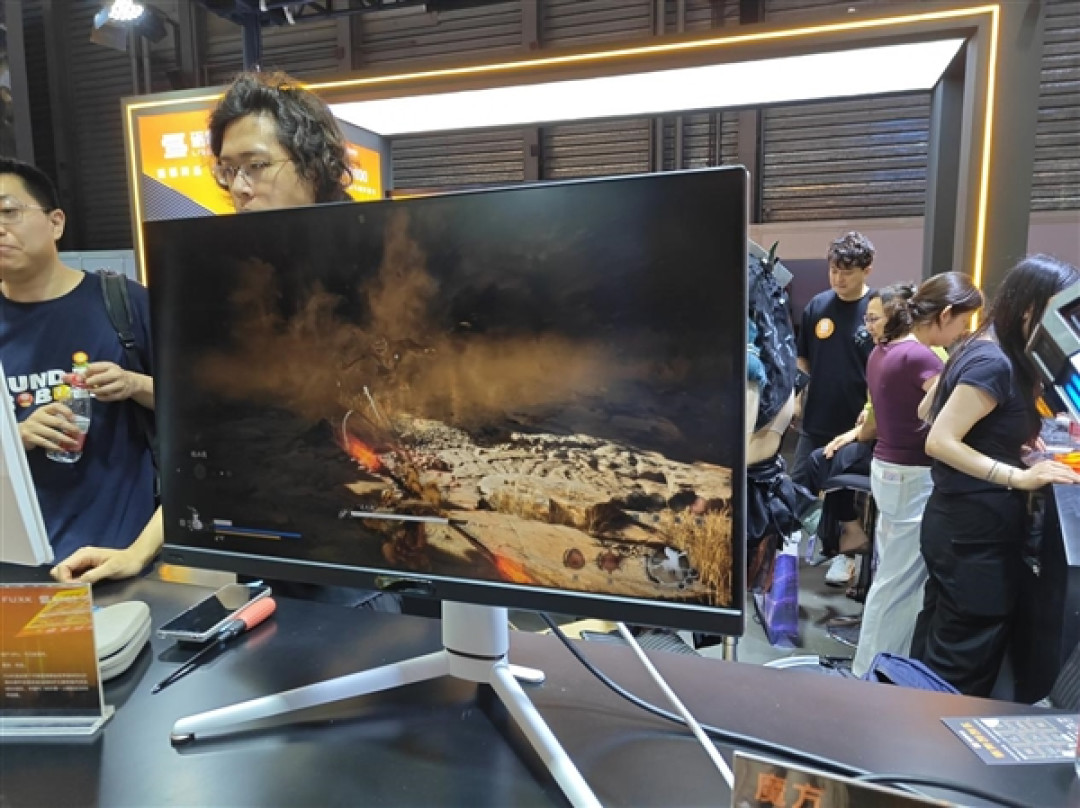 国产自研GPU从0到1破晓时刻！砺算首秀ChinaJoy：LX 7G100现场开跑黑神话
