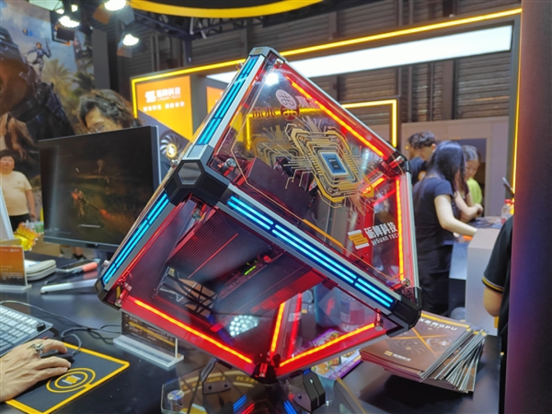 国产自研GPU从0到1破晓时刻！砺算首秀ChinaJoy：LX 7G100现场开跑黑神话