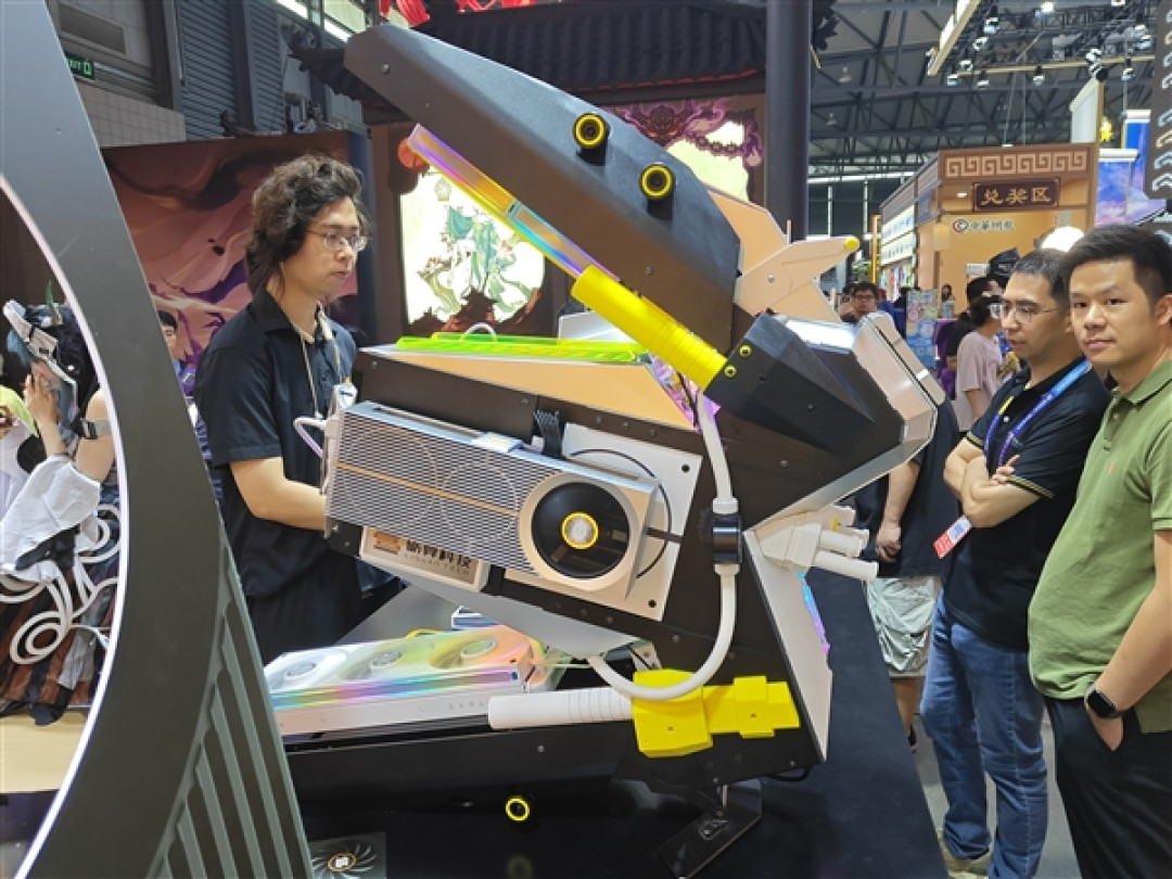 国产自研GPU从0到1破晓时刻！砺算首秀ChinaJoy：LX 7G100现场开跑黑神话