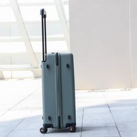 行李箱轮子怎么选？地平线8号“翻书级”静音实测，和舒提啦、稻草人差距在这儿