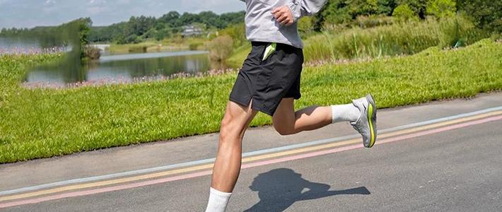 HOKA Clifton 10来了！后跟中底加厚10mm，脚感从软变弹但不失缓震