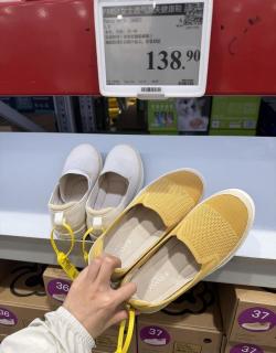 凉鞋怎么选不踩雷？Clarks/ECCO/Camper脚感实测对比，看完就知道买哪双