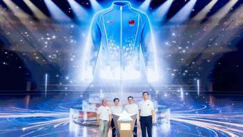 中国奥委会与李宁品牌联合发布了亚运会中国代表团领奖装备，背后有中国航天的技术