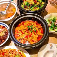 景区吃饭避坑指南:5个信号识别本地人私藏老店,踩过的坑帮你避开了