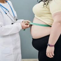 脸瘦腿细肚子不减？不是你不努力，是腹部脂肪在“保护”你