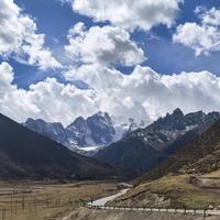 同样是2240米高原，有人如虎添翼，有人寸步难行