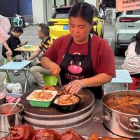 海口夜市猪脚饭比门店还贵？拆解背后4个成本真相