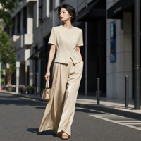 同色系穿搭像工作服？学会这3招摆脱制服感，轻松穿出高级感
