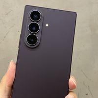 三星Z Fold8系列上手：极致轻薄，折叠屏的未来在AI？