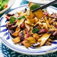 别再瞎炒见手青！疾控中心紧急提醒：这些操作每年害死数十人