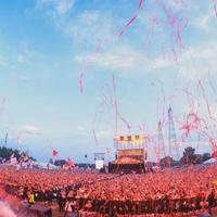 沈阳三车间音乐节燃爆：65岁崔健三次返场，7万人现场泪目