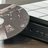你熟悉的艾利和，正在CD复兴：MINI ONE 桌面CD机