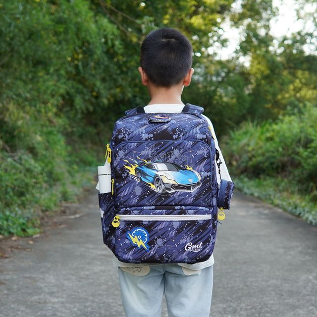 祝贺小外甥幼升小，给他备个GMT for Kids-Light光速战车护脊书包