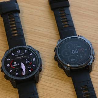 佳明Fenix8全系跳水4999元：比上市价便宜四千、Fenix9就在眼前，现在买还是等？这笔账算给你