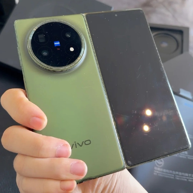 vivo X Fold5约13个半月:别信“折叠屏续航革命”的鬼话