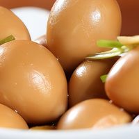 鹌鹑蛋的这5种做法太下饭，一口一个，营养美味，好吃到停不下来