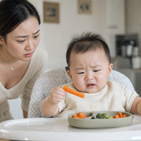 宝宝辅食只捏不吃别慌：9成家长第一个月都会踩的坑，儿科医生来帮你避