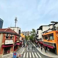 游客扎堆的美食街,本地人却绕着走:3条判断标准锁定真正好吃的
