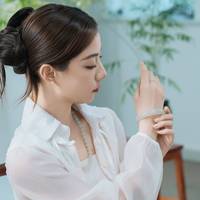 新中式戴玉全攻略：选色叠戴场合一篇说清，少走十年弯路