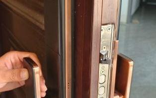 eneloop给智能门锁供电，老是低电压报警怎么办