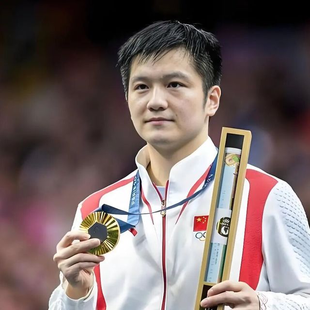 中国球员最高级别代言来了！樊振东拿下Crocs全球品牌代言人，限定周边2小时售罄