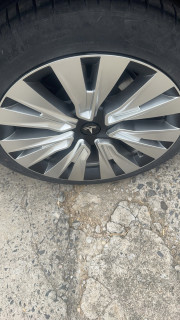 新款Model Y：精准转向与舒适空间