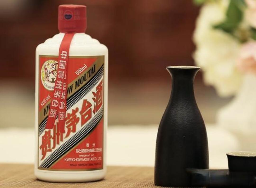 年轻人不喝,中年人买单,白酒的“主流”到底是谁的主流?