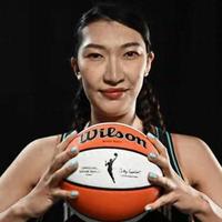 40分吊打卫冕冠军!韩旭17分钟14分,正负值全队第二,超越渡嘉敷来梦登顶亚洲得分王