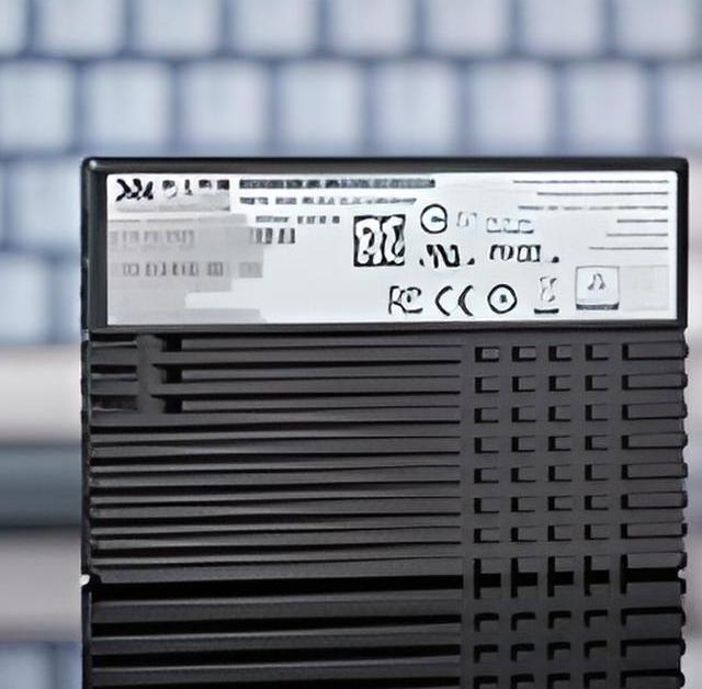 4K随机读写3300K IOPS、双重加密！长江存储PE511 12.8TB企业级SSD图赏