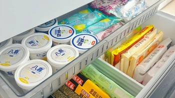 一次备好一周饭的人，多半死在冷冻室收纳上：对完20多条冻门翻车帖和考古现场，容器、分区、防忘的账算清了