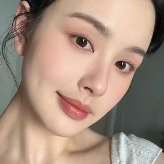 化妆十年才明白：眉头根本不用画！