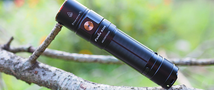 3200流明小巧EDC，西陆户外定制款Fenix K35R手电简单体验