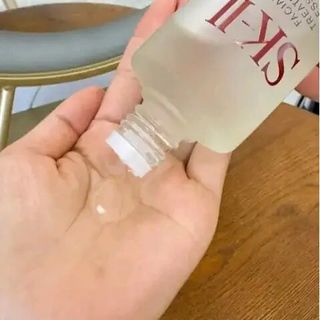 油皮精华水怎么选？兰蔻极光水vs神仙水，功效适合人群全对比