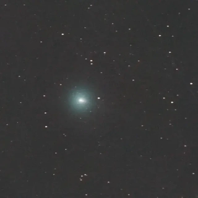 英仙座只赌一夜，220P彗星赌整月：第二次爆发后亮到7等，设备带对方法都能拍