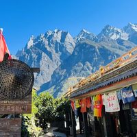 落石和担架同一天上热搜，虎跳峡仍“正常开放”：8月上山前先把四个分区的账看完